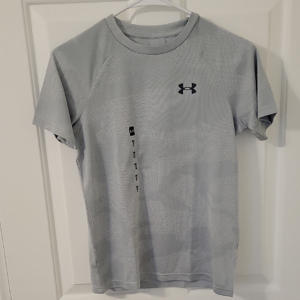 NWT Under Armour Boys Grey Camo Print Tshirt Size Youth Medium